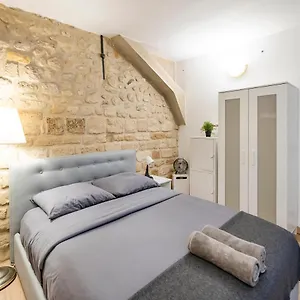 Entre Opera Et Montmartre Appartement Parijs